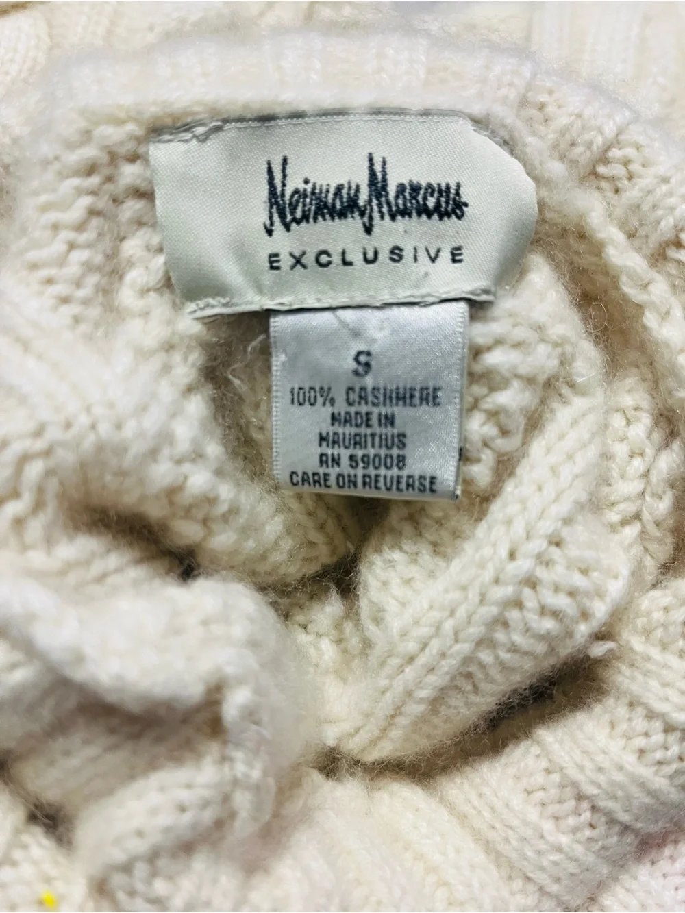 Neiman Marcus Exclusive 100% Cashmere Knit Sweater Size S
